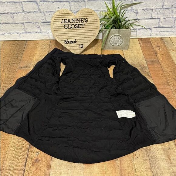 Lululemon black goose down vest *missing logo on back* - Picture 5 of 13